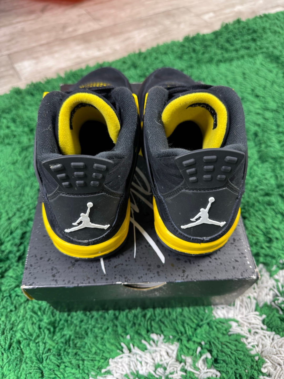 Jordan 4 Retro Thunder (2023) (GS) USED