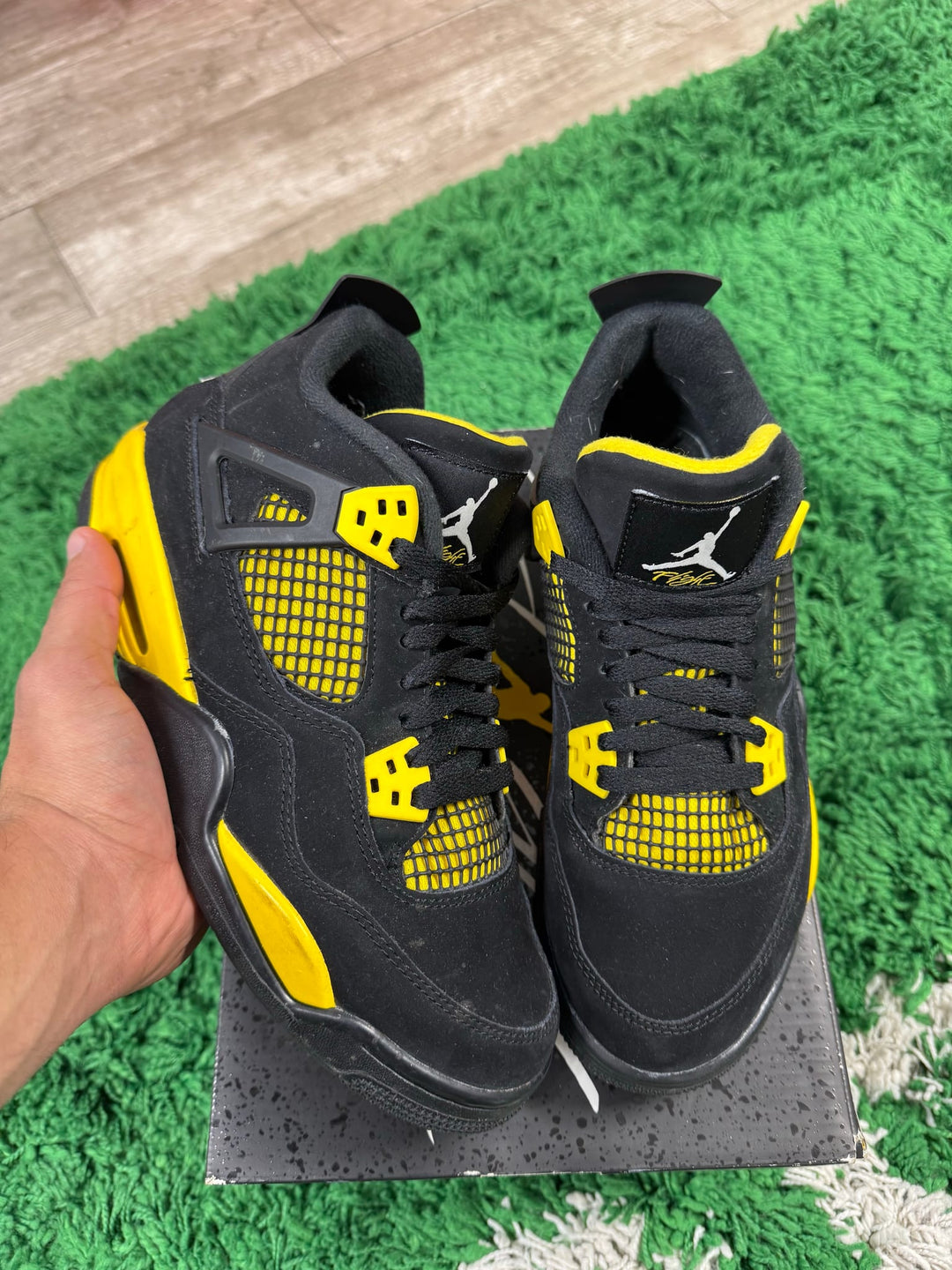 Jordan 4 Retro Thunder (2023) (GS) USED
