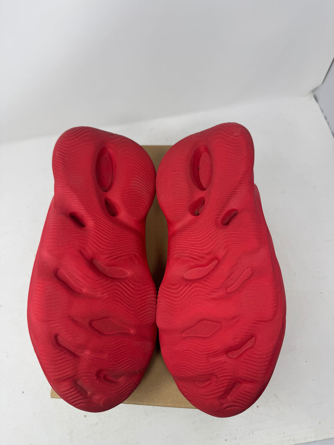 adidas Yeezy Foam RNNR Vermillion USED