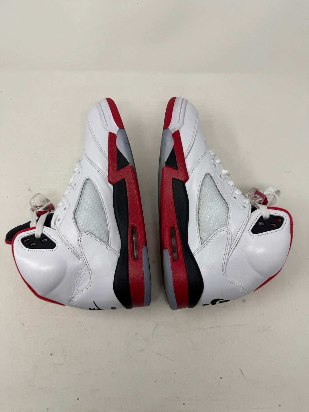 Jordan 5 Retro Fire Red Black Tongue (2025) USED