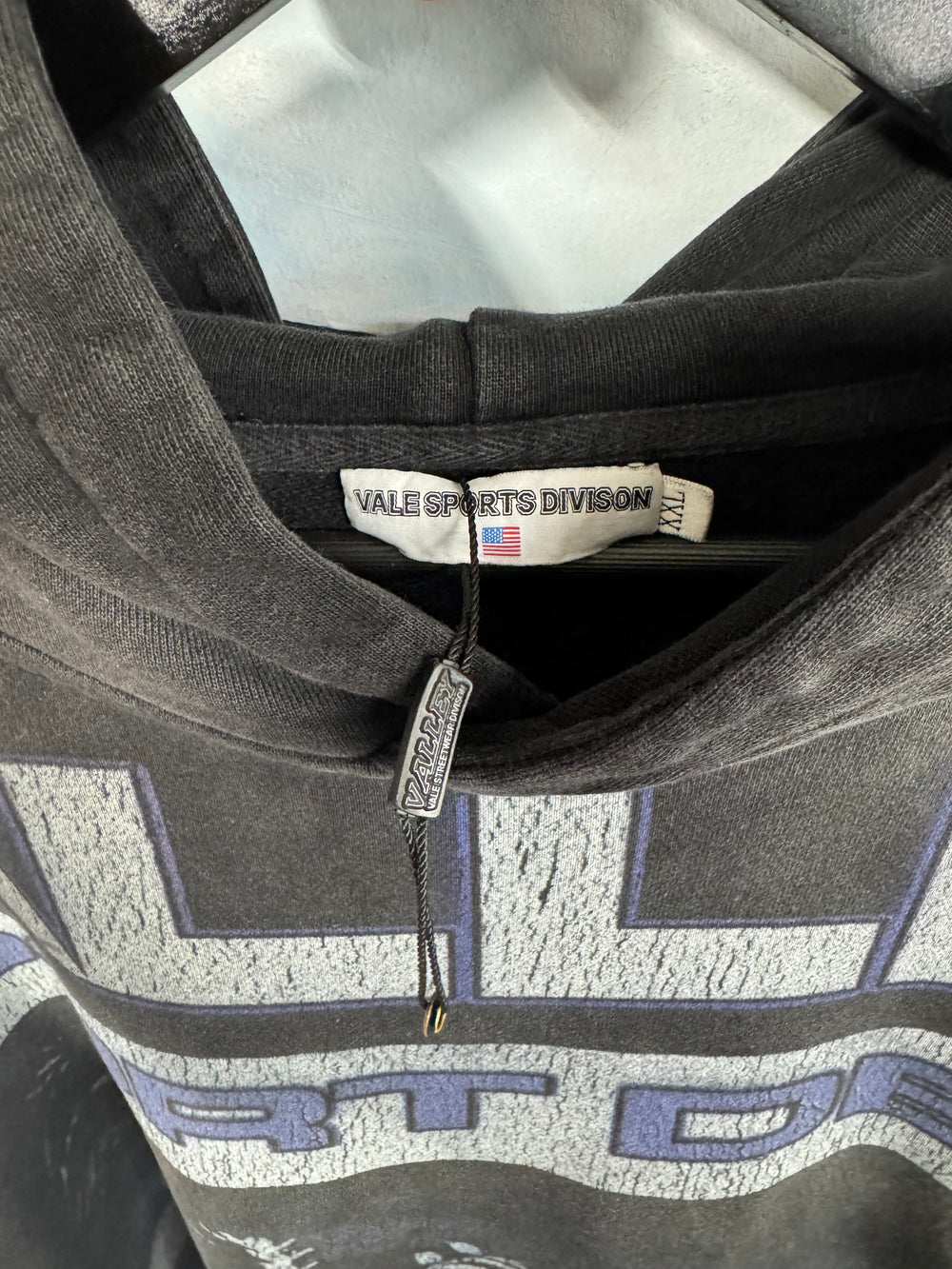 VALE FOREVER WATCH DOG HOODIE USED