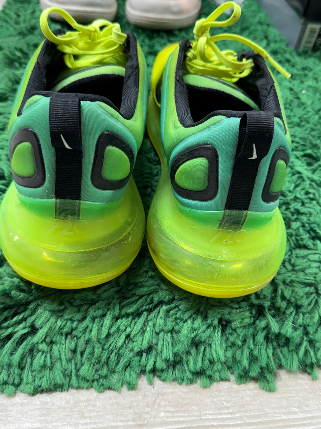 Nike Air Max 720 Volt Green USED