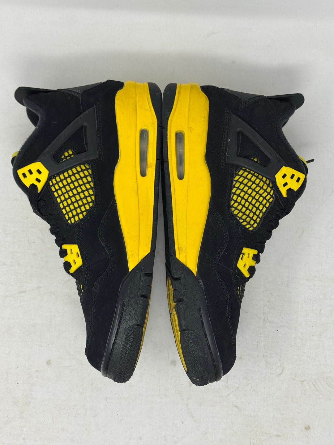 Jordan 4 Retro Thunder (2023) (GS) USED