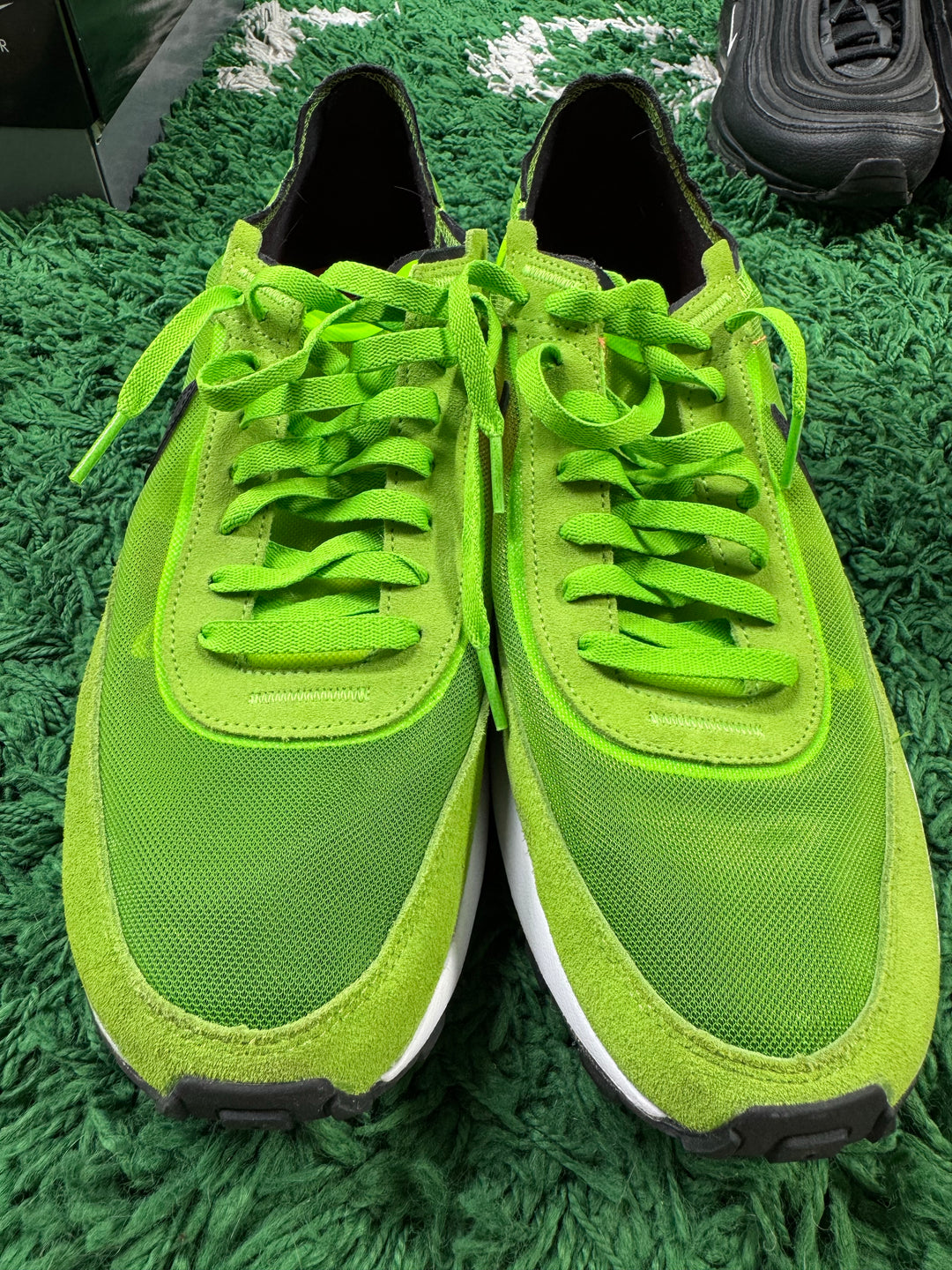 Nike Waffle One Electric Green USED