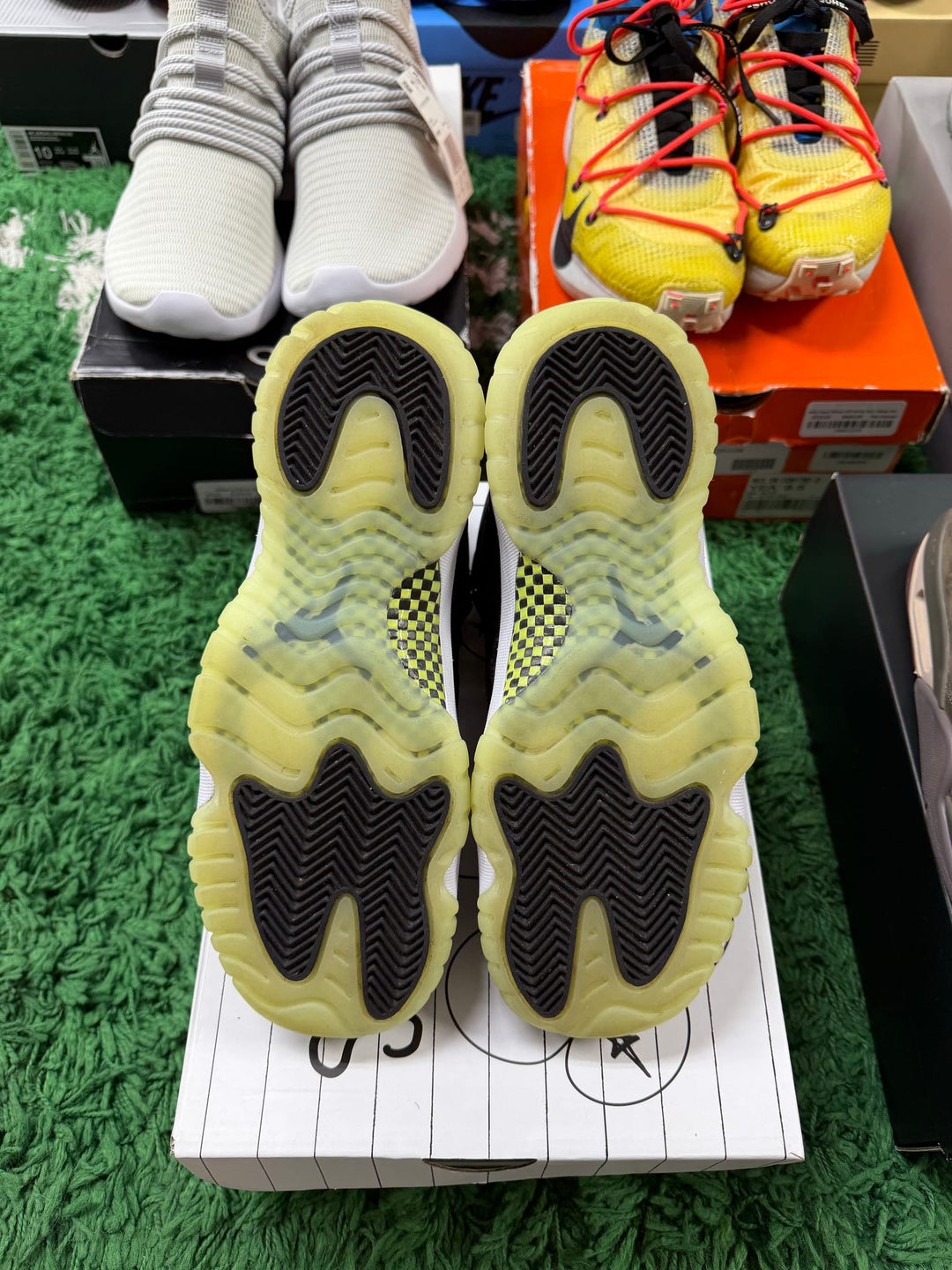Jordan 11 Retro Black Barely Volt (GS) USED