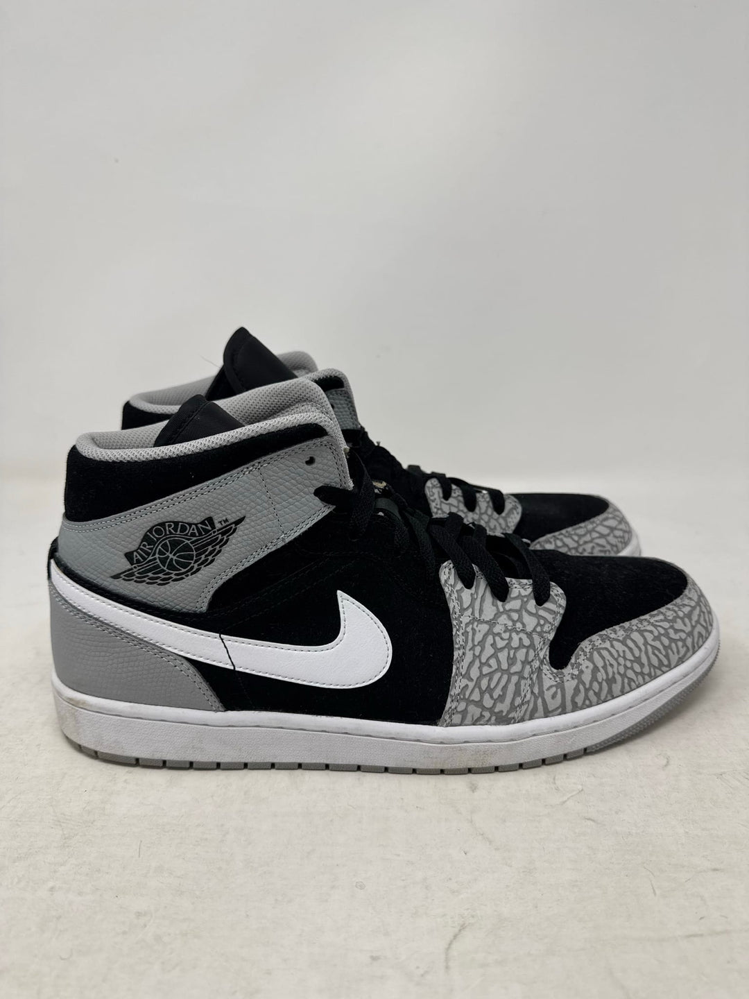 Jordan 1 Mid SE Elephant Print USED