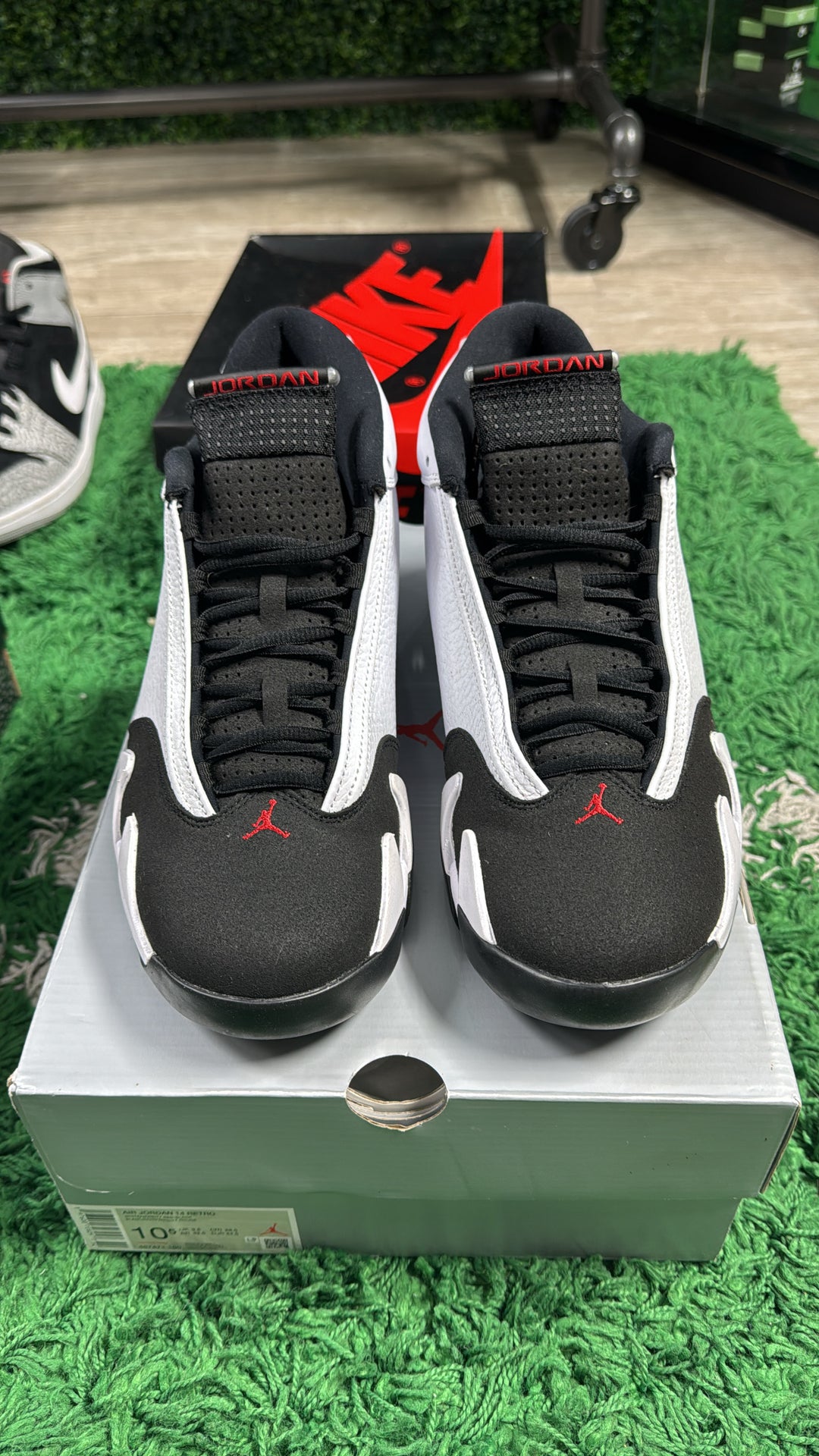 Jordan 14 Retro Black Toe (2024) USED