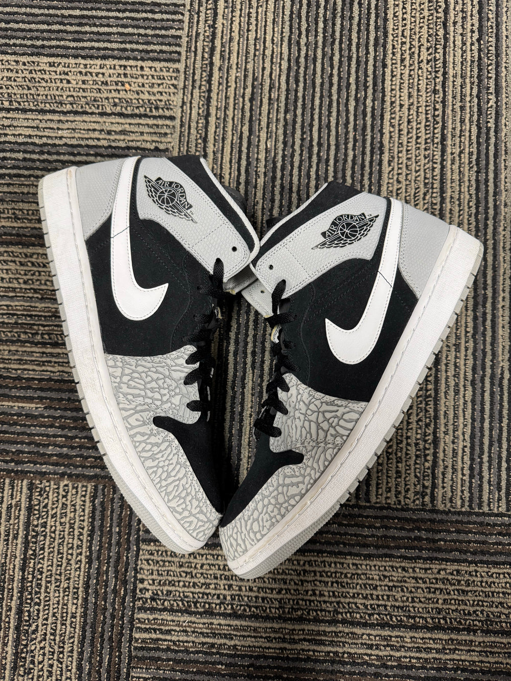 Jordan 1 Mid SE Elephant Print USED