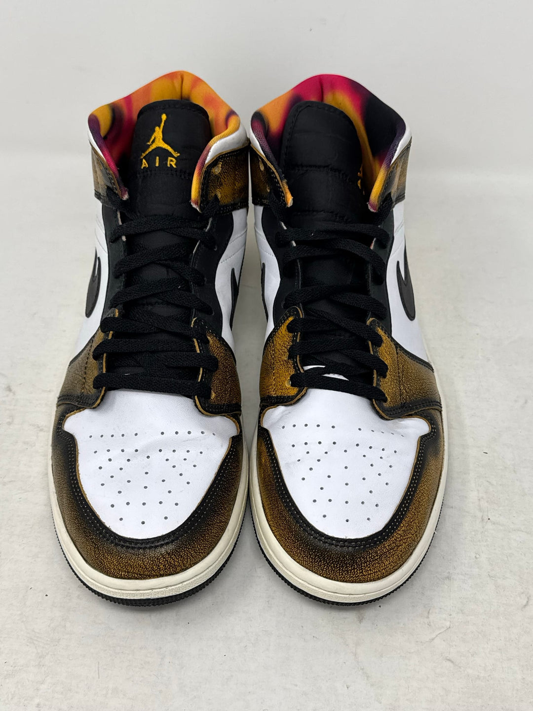 Jordan 1 Mid SE Orange Wear Away USED