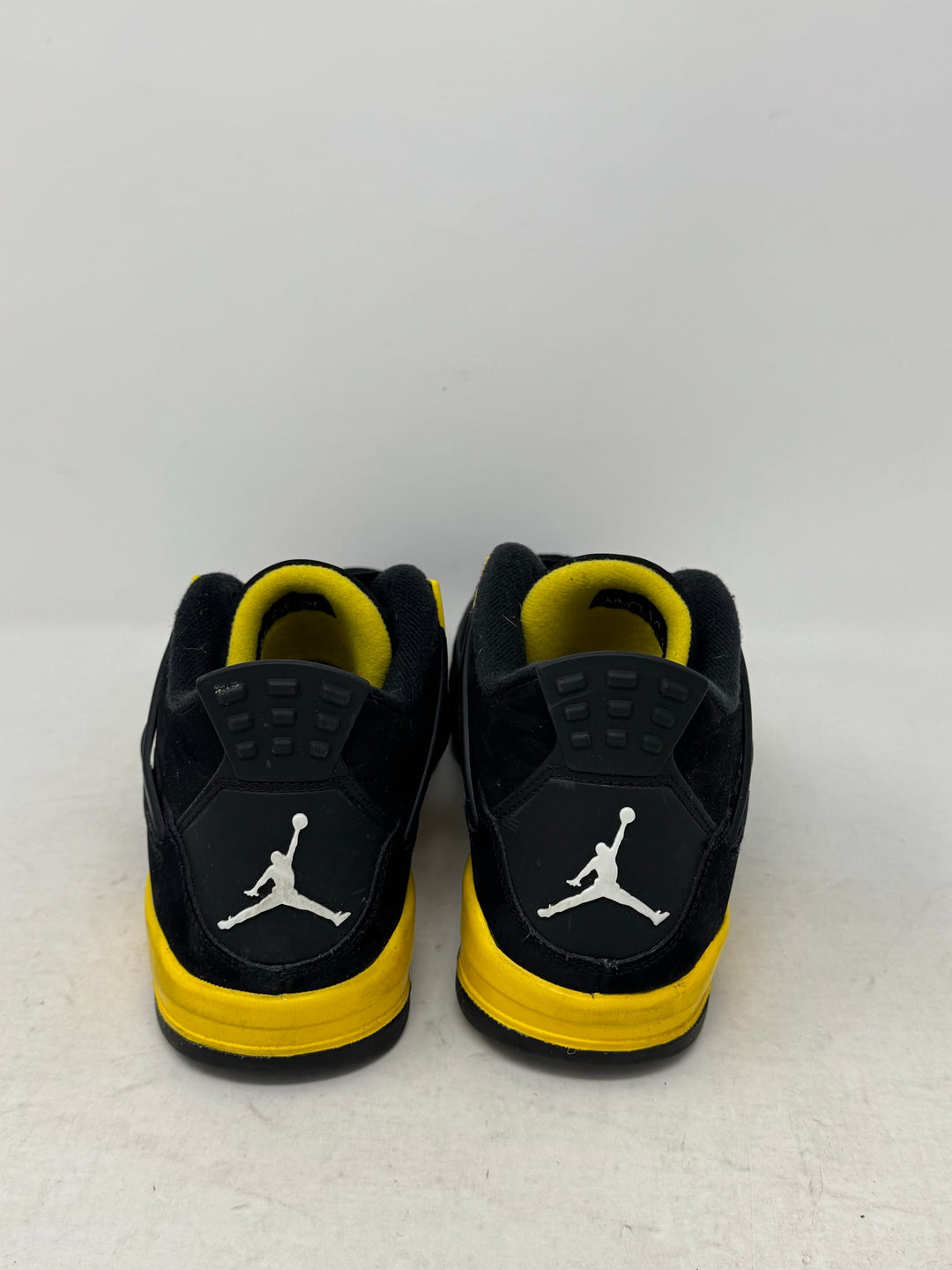 Jordan 4 Retro Thunder (2023) (GS) USED