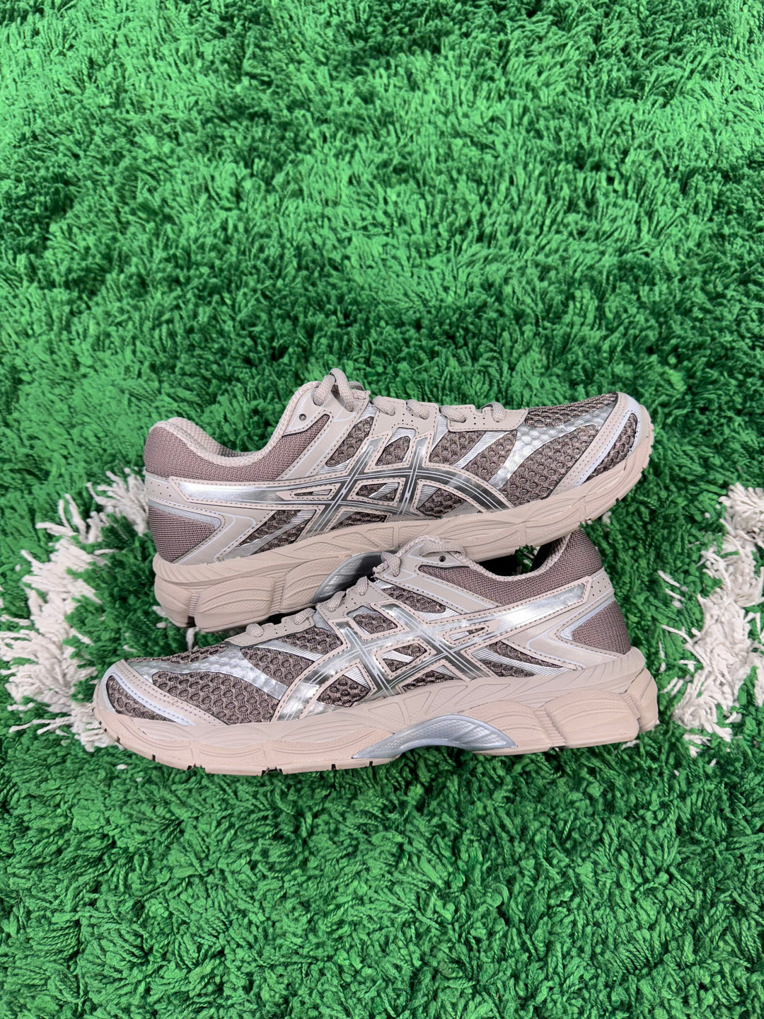 ASICS Gel-Cumulus 16 Cocoa powder Pure Silver USED
