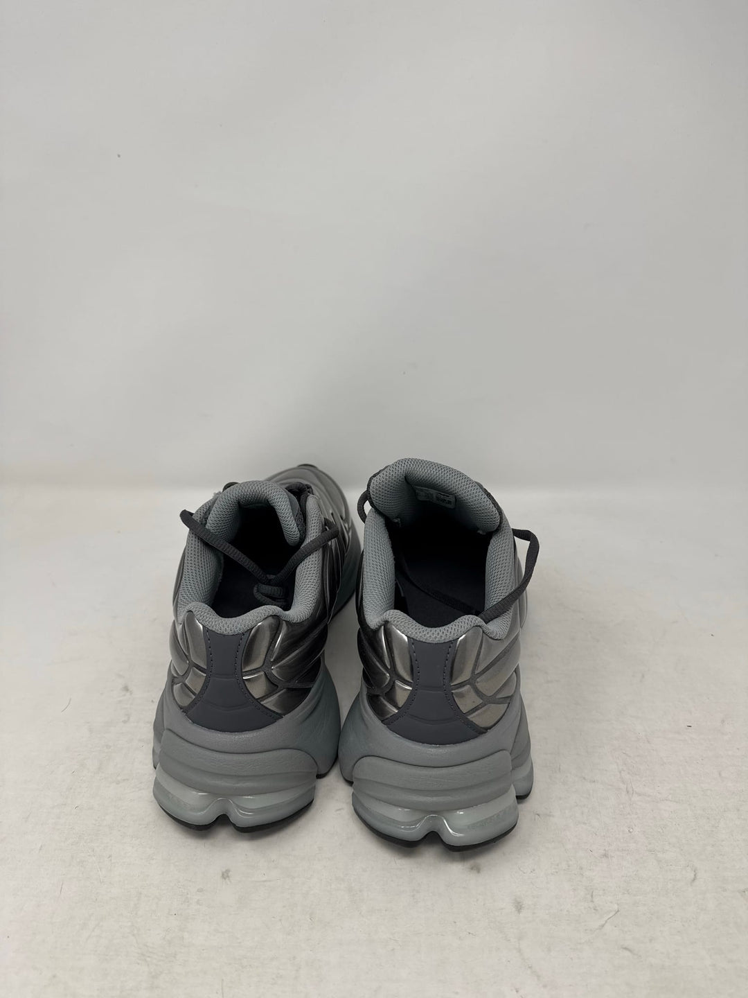 New Balance 5030 Metallic Silver Grey USED