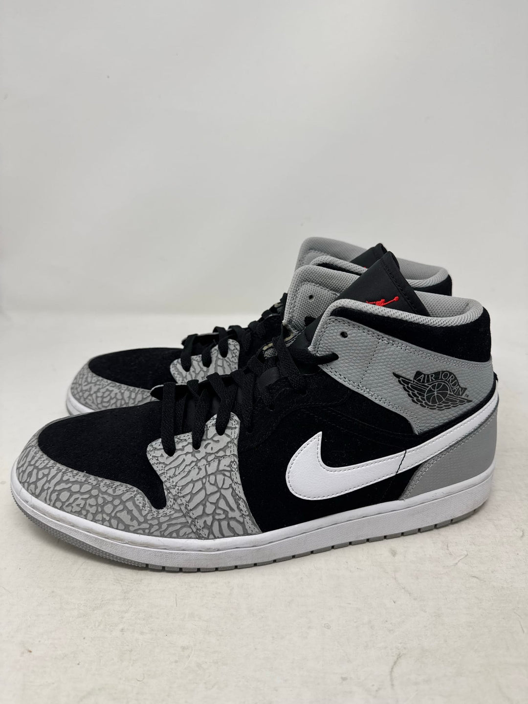 Jordan 1 Mid SE Elephant Print USED