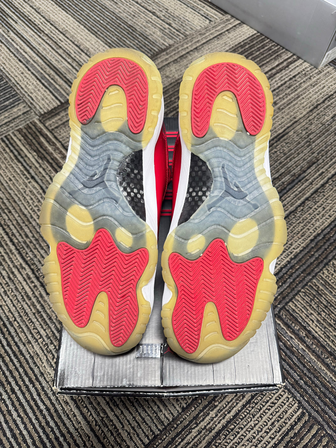 Jordan 11 Retro Win Like 96 USED