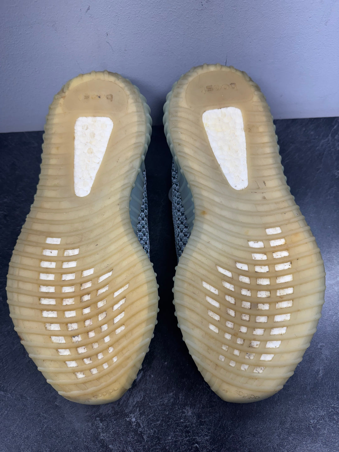 adidas Yeezy Boost 350 V2 Israfil USED