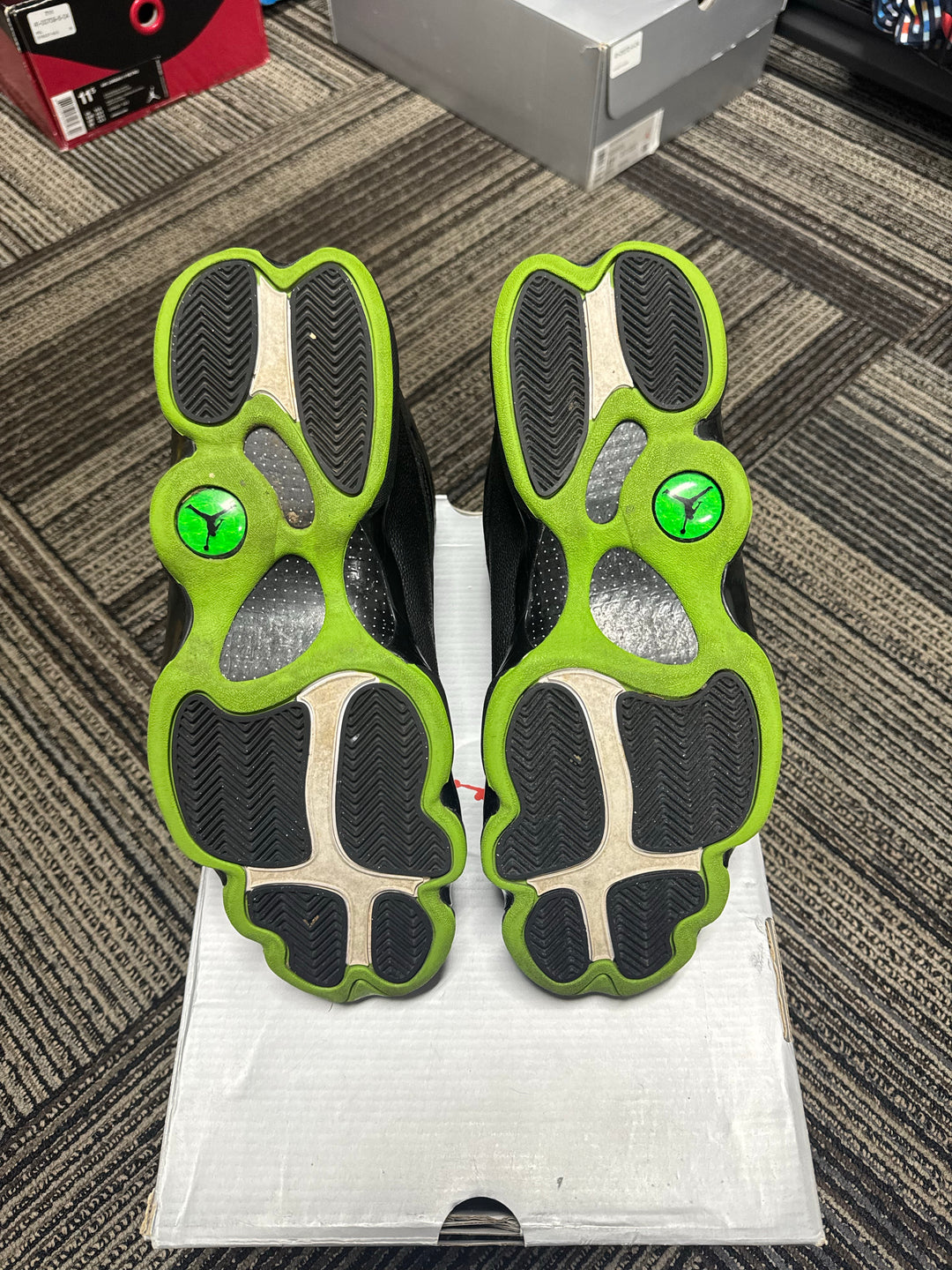 Jordan 13 Retro Altitude (2017) USED