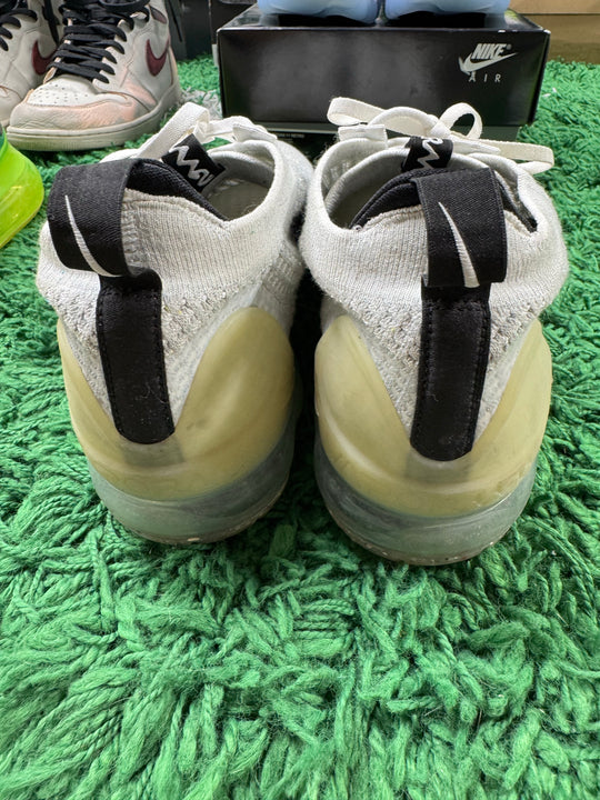Nike Air VaporMax 2021 FK White Black Metallic Silver USED